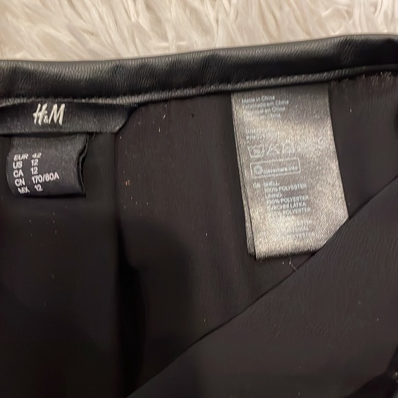 H&M sequin min skirt size 12 green gold and black sequin holiday skirt - Picture 2 of 6